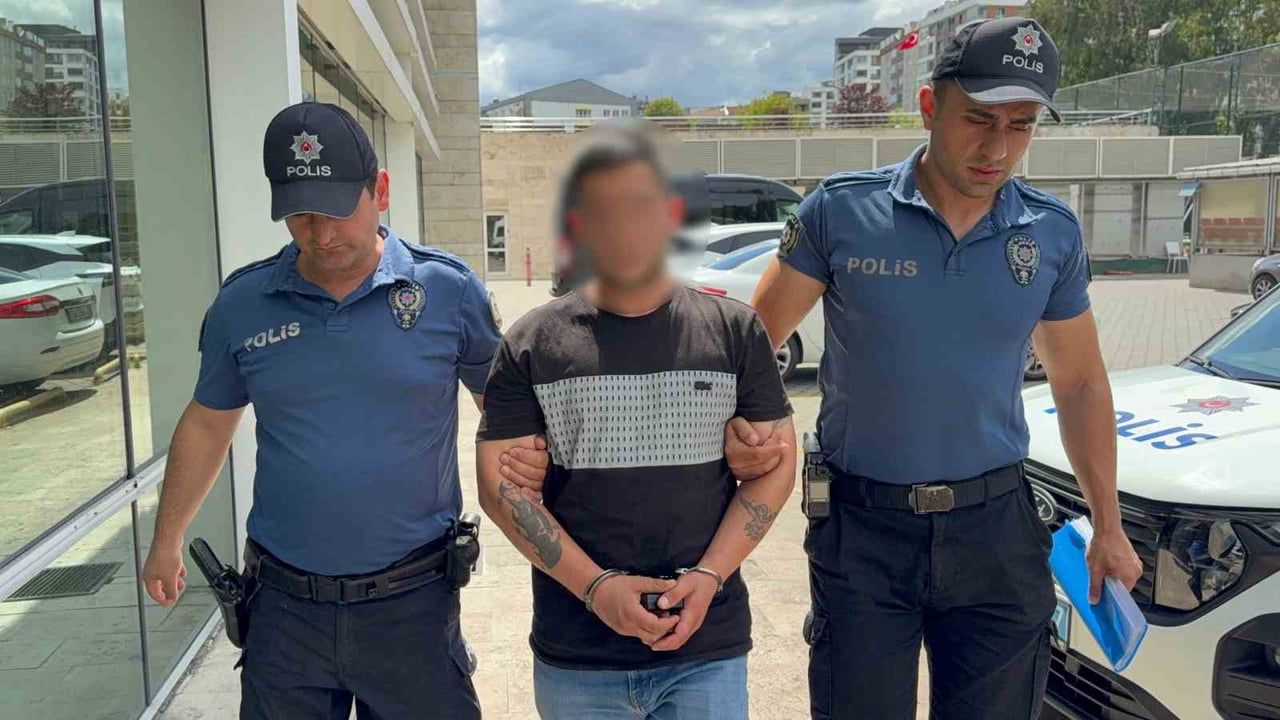 Yeni aldığı silahla deneme yaparken hastane camına kurşun isabet etti; zanlı adliyeye sevk edildi