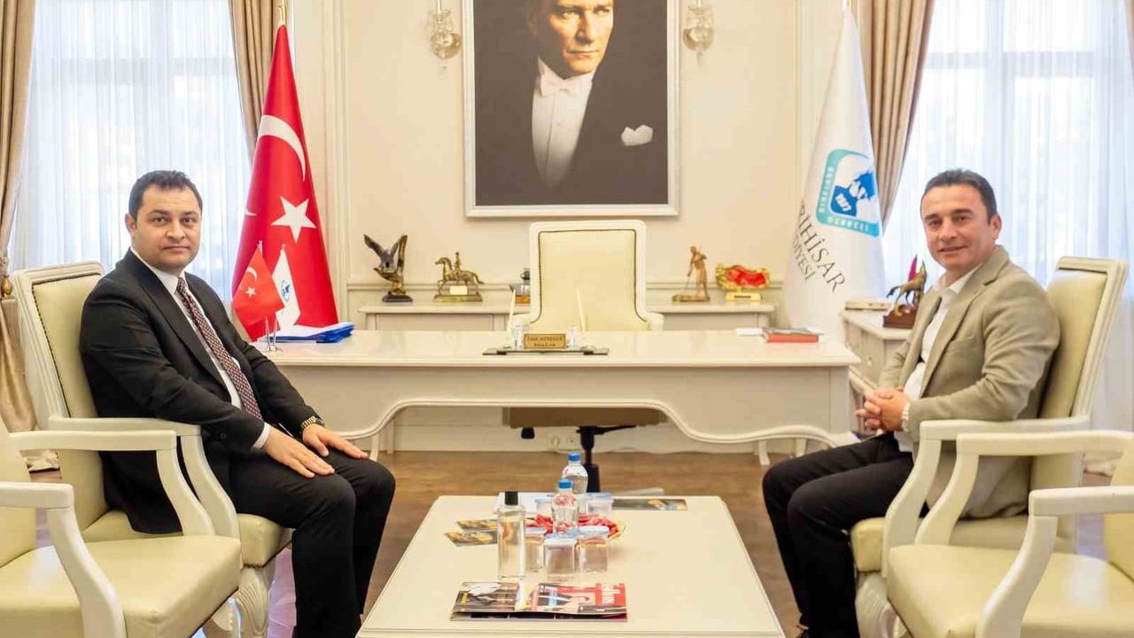 Yeni kaymakam Yunus Emre Temel'den belediye başkanı Habil Dökmeci'ye ilk ziyaret
