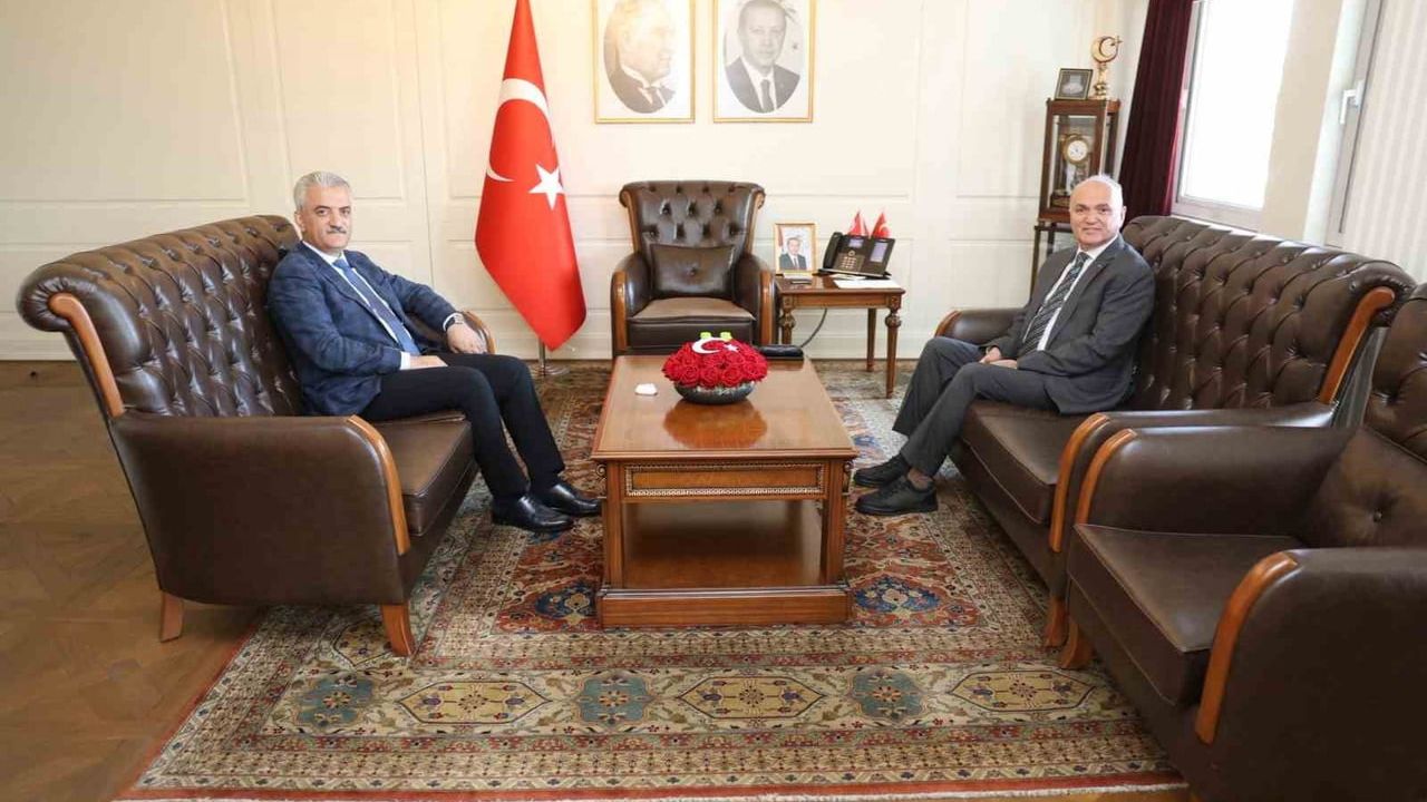 Yeni yönetim Düzcespor için paydaşlarla iş birliğine başladı