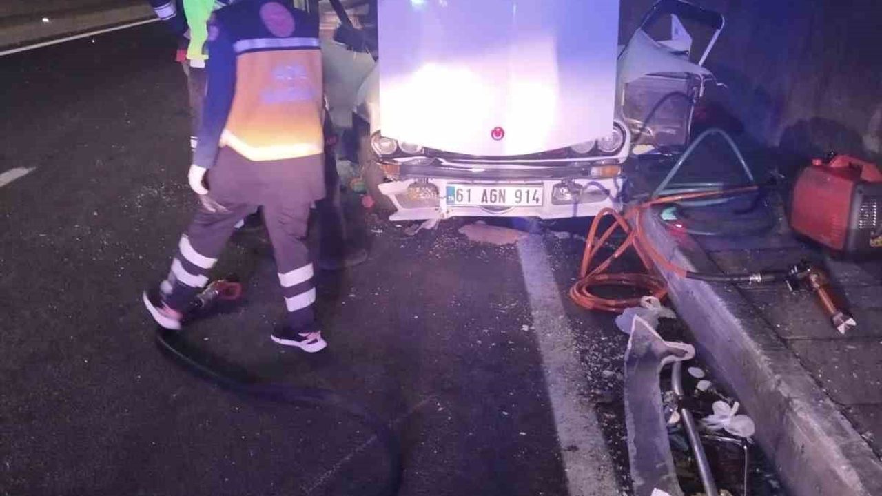 Yeni Zigana tünelinde arıza yapan otomobile arkadan çarpan tır: 1 ölü, 2 yaralı