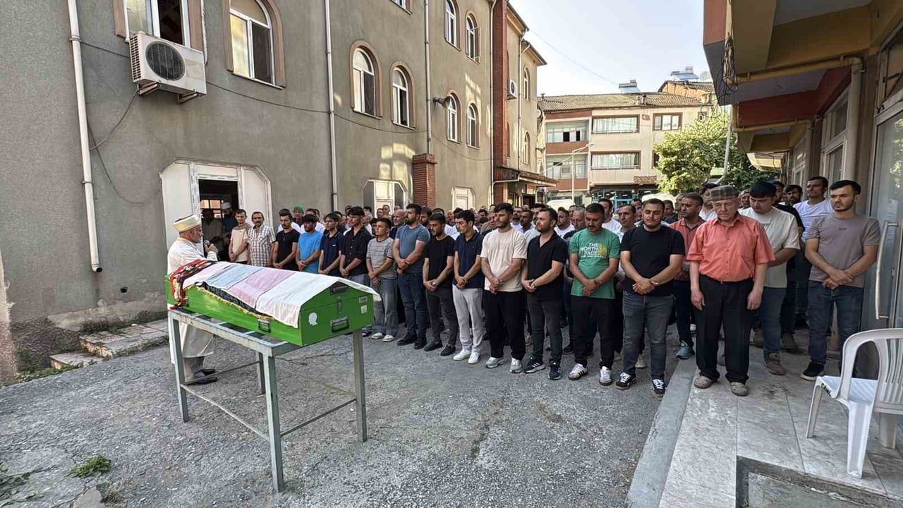Yenice'de öldürülen üç çocuk annesi Tutku Burcu Köseoğlu toprağa verildi