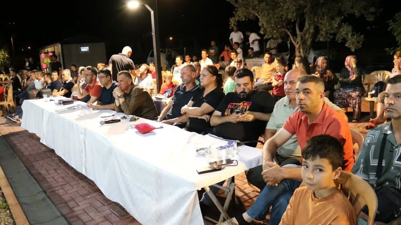 Yenipazar’da Mahmut Öz halı saha turnuvası başladı