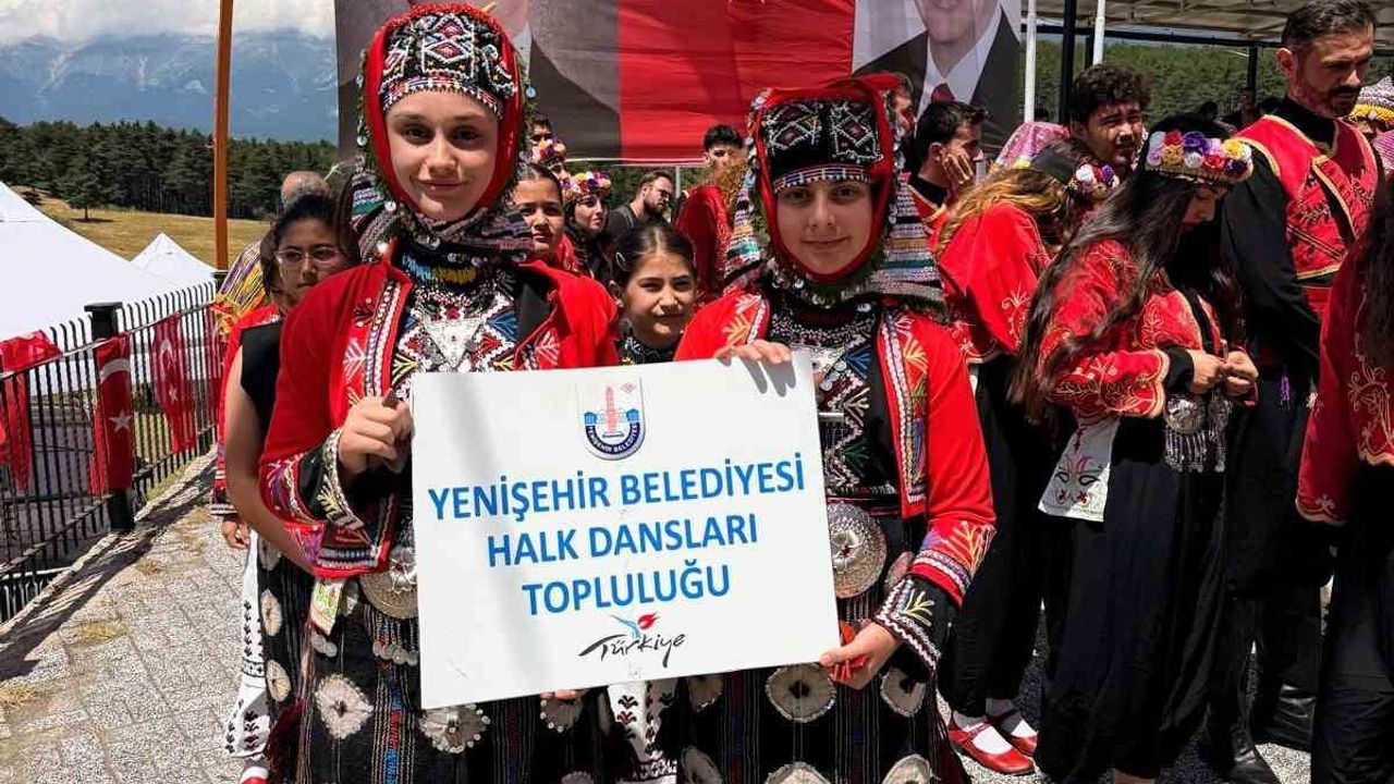 Yenişehir Belediyesi Halk Dansları Topluluğu Kocayayla şenlikleri'nde beğeni topladı