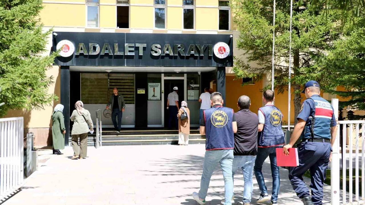 Yer tespitinin ardından yakalandı: Bayburt'ta 15 yıl 4 ay hapis cezası olan hükümlü tutuklandı