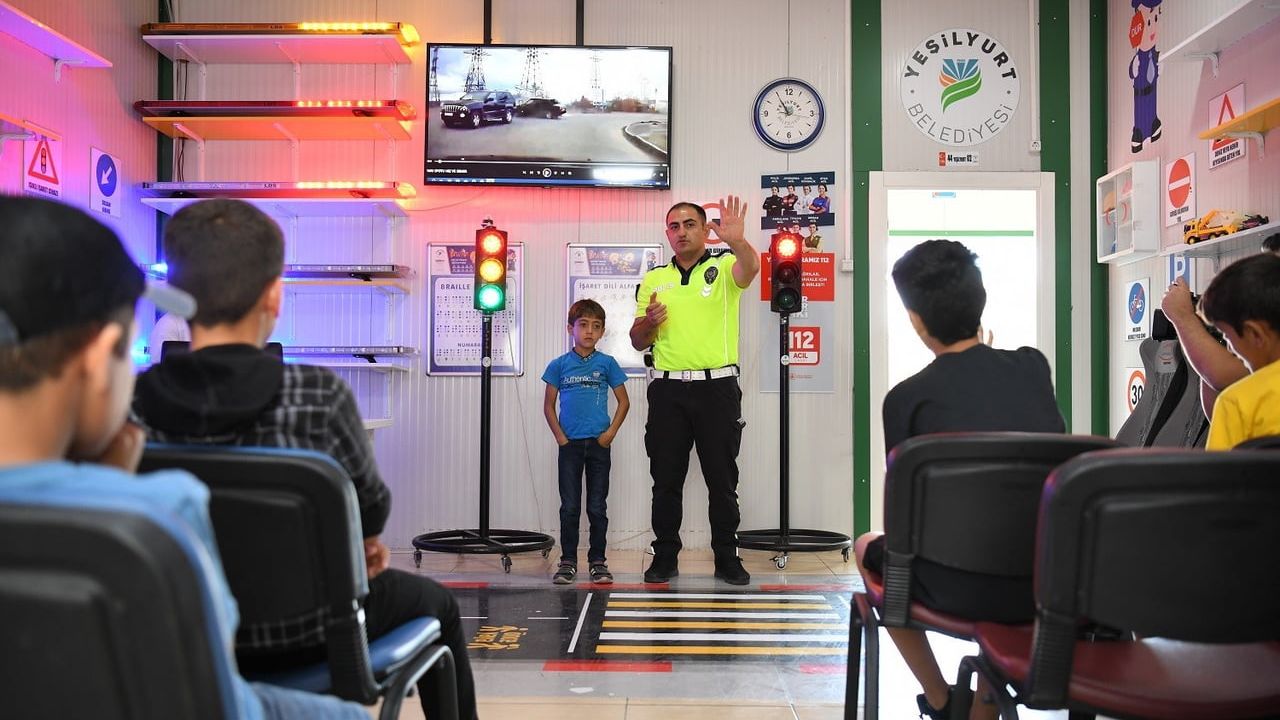 Yeşilyurt trafik eğitim parkı'nda 6 bin 820 öğrenciye uygulamalı trafik eğitimi verildi