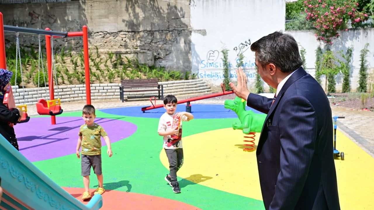Yıldırım’da parklara yaz bakımı yoğunlaştırıldı