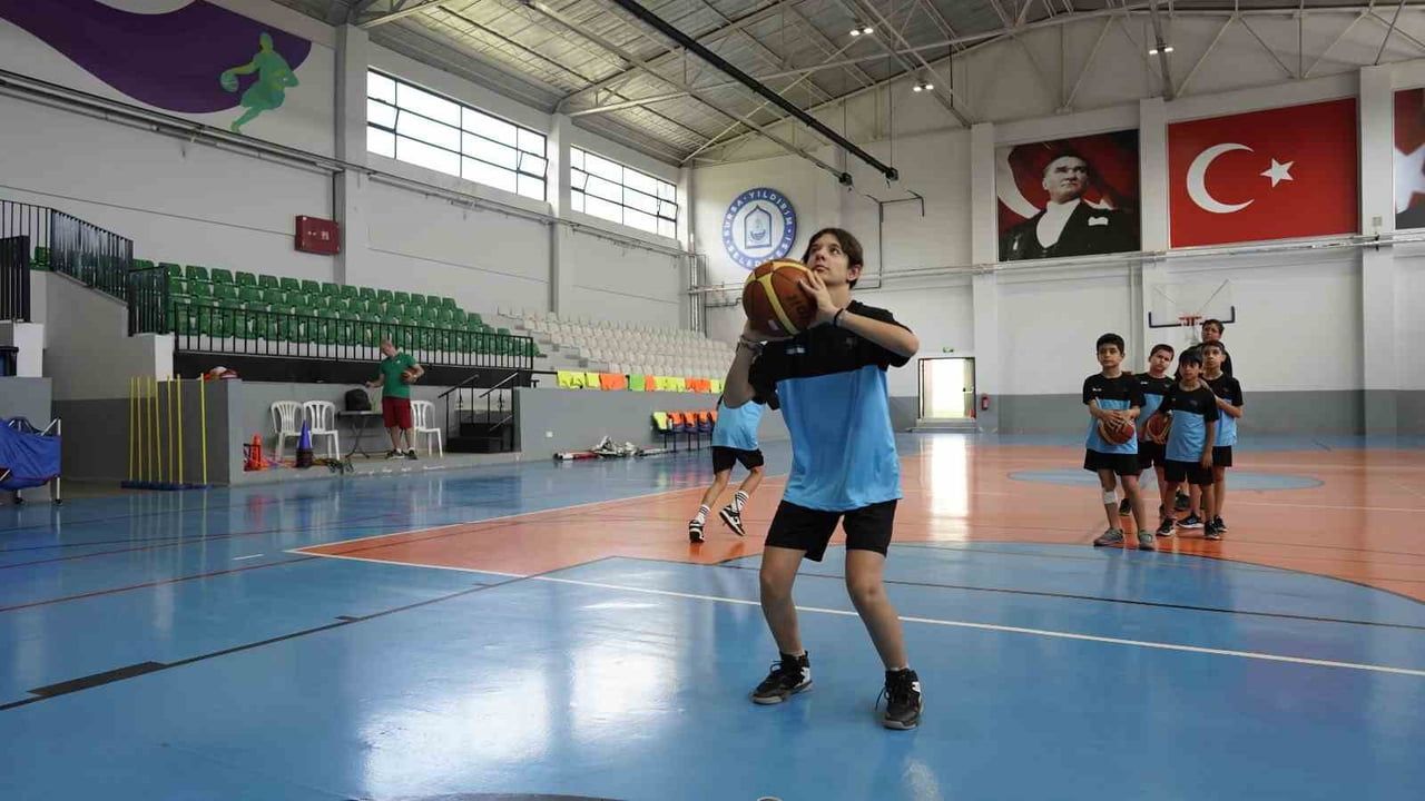 Yıldırım’da yaz spor okulları ikinci dönem heyecanı sürüyor