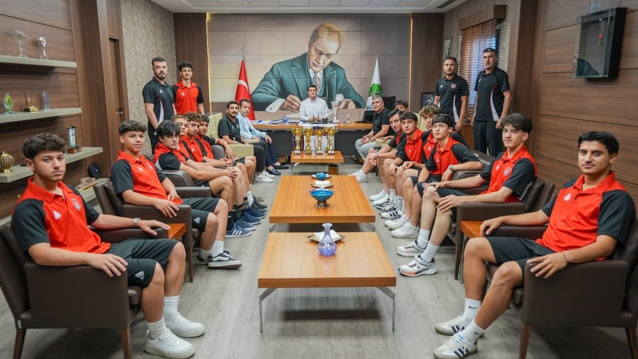 Yılmaz, şampiyonları ağırladı