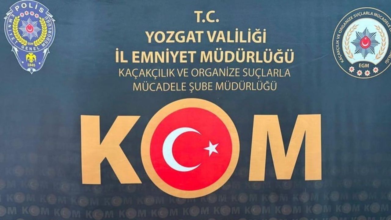 Yozgat'ta operasyonda otomobilden 130 paket kaçak sigara çıktı