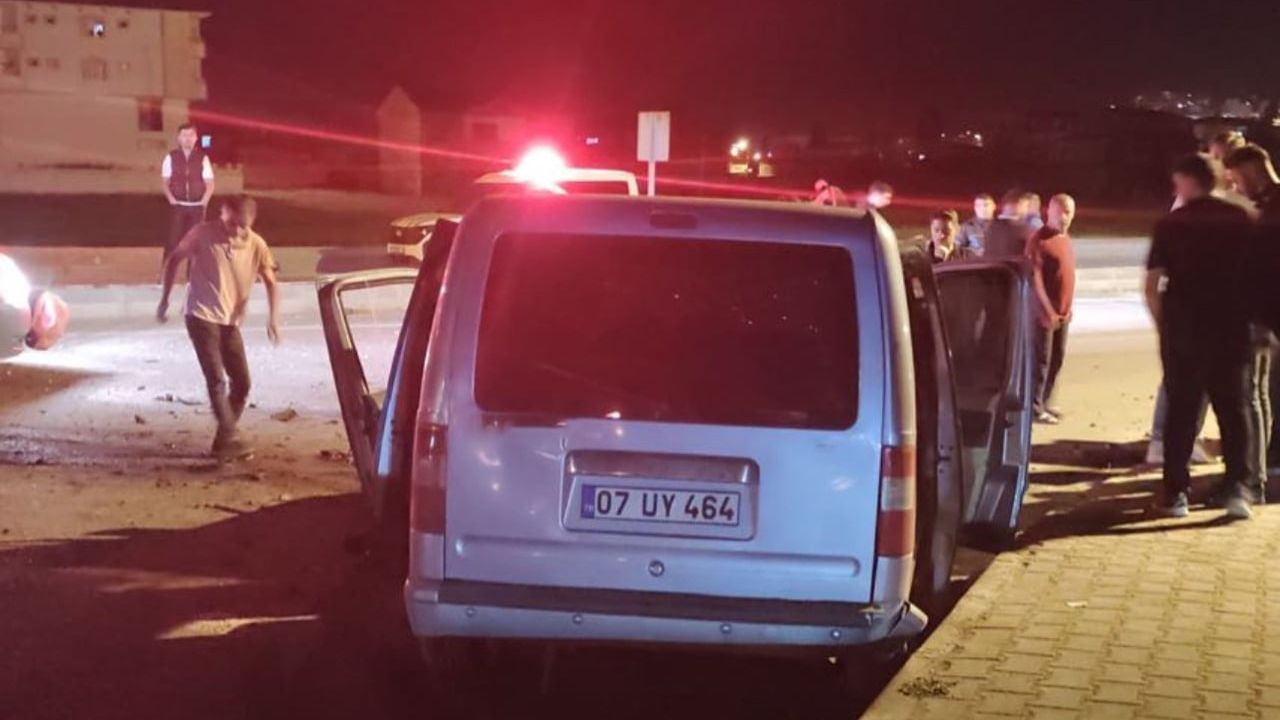 Yüksekova'da iki ayrı kazada 8 kişi yaralandı