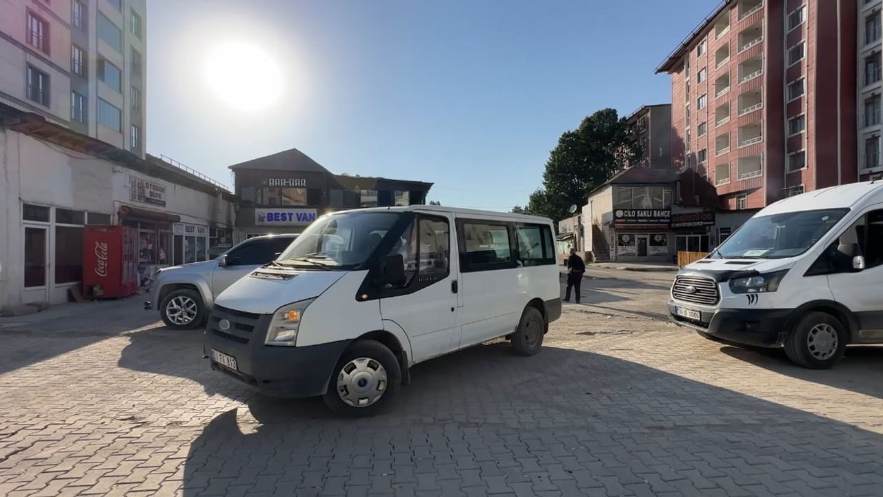 Yüksekova'nın geçici otogarı il olma hedefini gölgeliyor