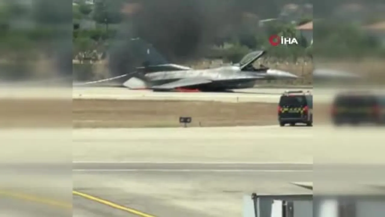 Yunanistan’da acil iniş yapan F-16 savaş uçağı alev aldı