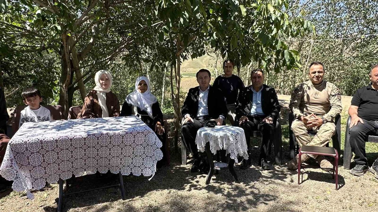 Yürekleri sarsan kayıp sonrası ailesine 12 büyükbaş verildi