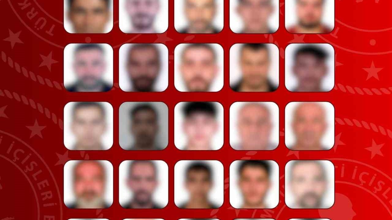 Yurt dışından iade operasyonu: kırmızı bültenle aranan 27 kişi dahil 65 şüpheli Türkiye'ye getirildi