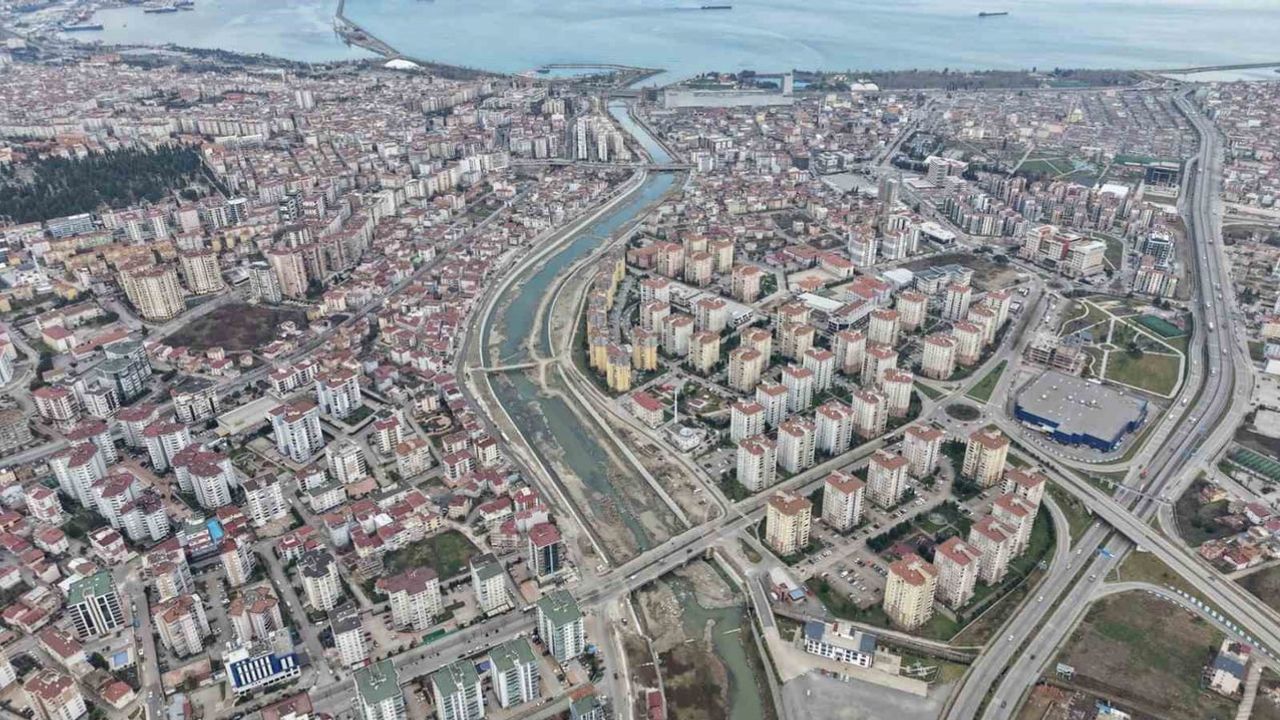 Yüzde 50'nin üzerine çıkan 5 milyar 132 milyon liralık ıslah çalışması Mert Irmağı'nda sürüyor