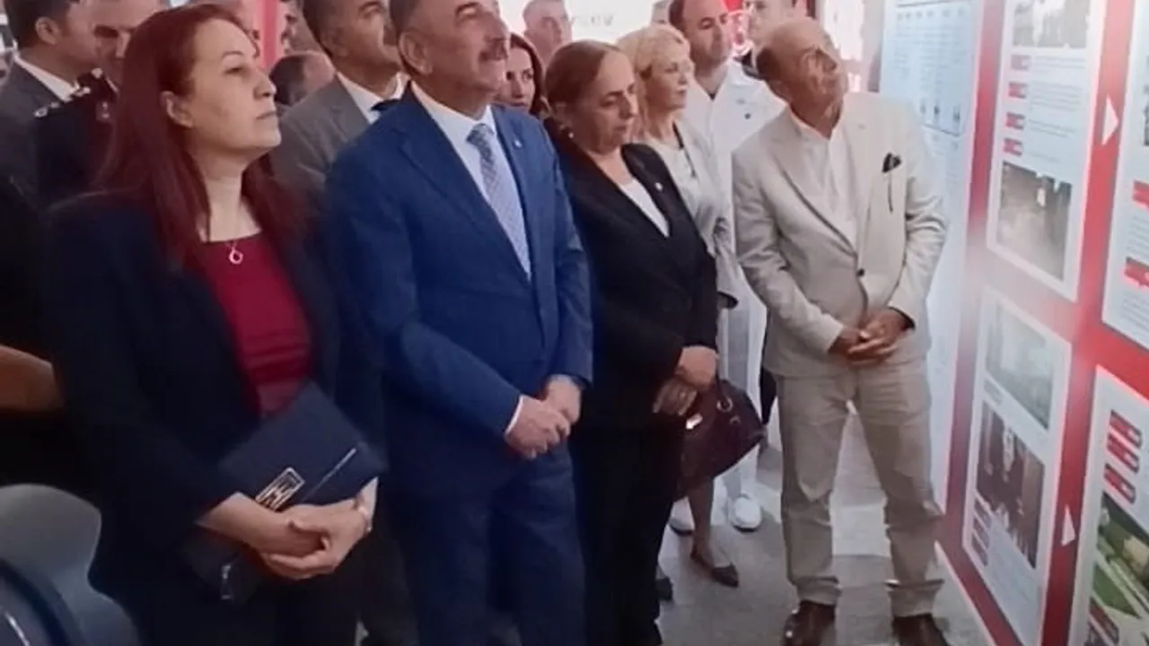 Zonguldak'ta 15 Temmuz sergisi ve Yaşayan Anı Merkezi ziyarete açıldı