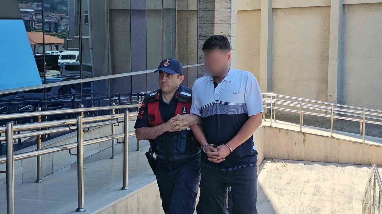 Zonguldak’ta yaşlı çiftin öldüğü kazada tır şoförü adliyede