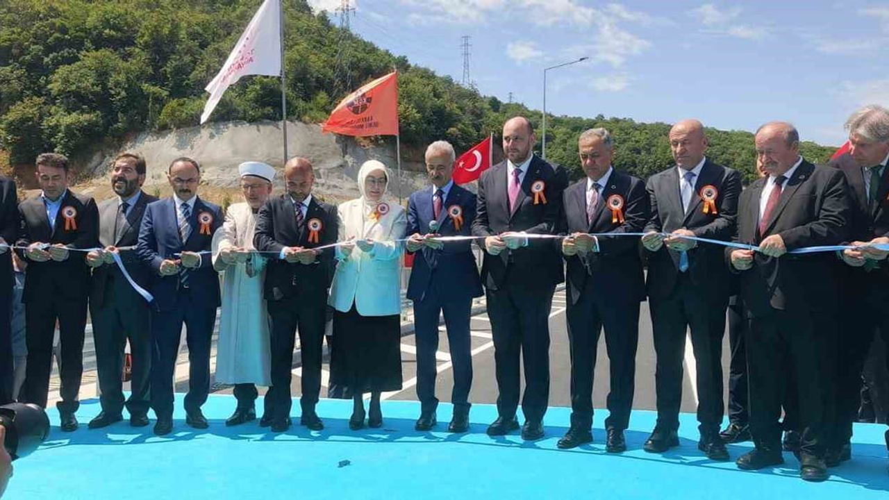 Zorlu coğrafyayı aşan proje Yalova ile Armutlu arasını yarıya indirdi