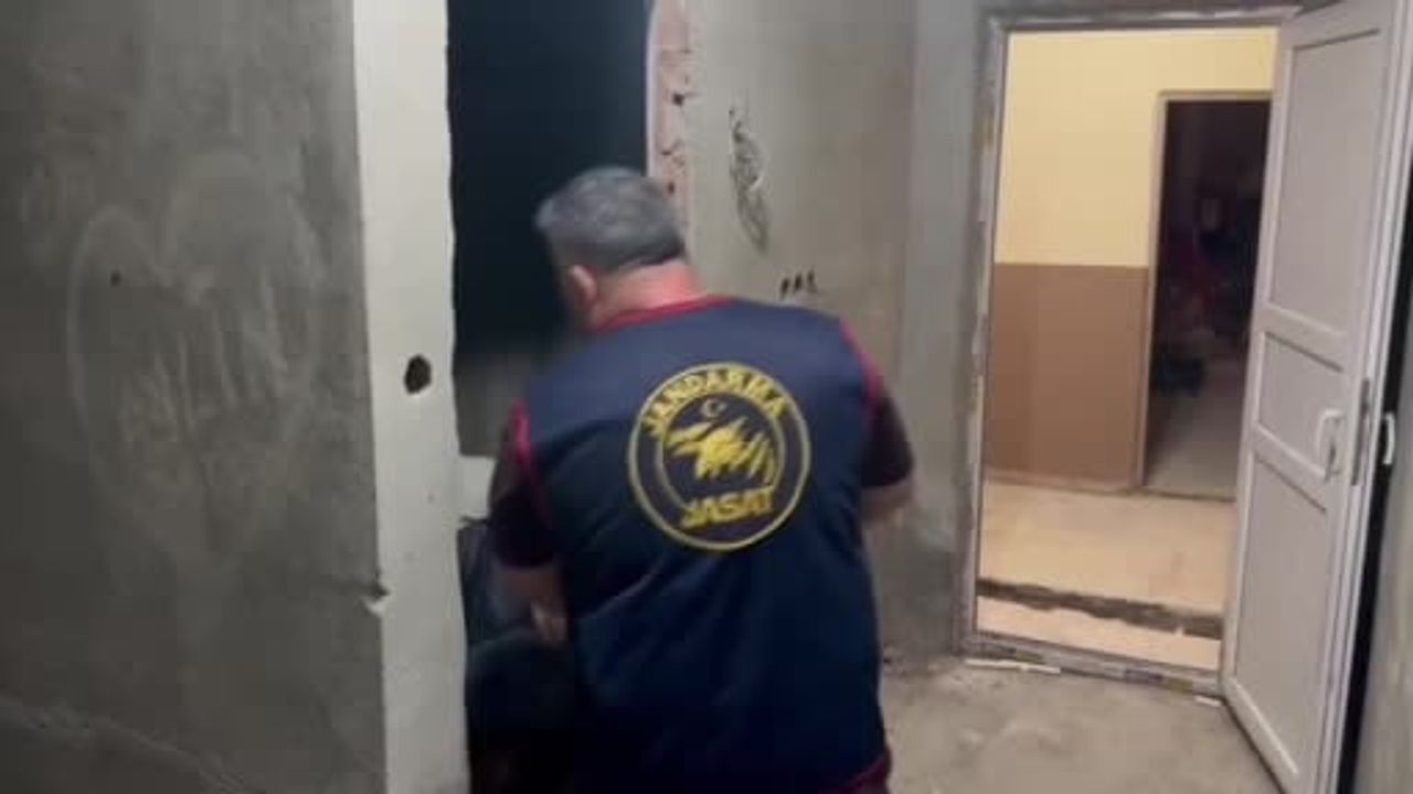 Adaletin izinde: 8 yıldır aranan maden hükümlüsü Mersin'de yakalandı