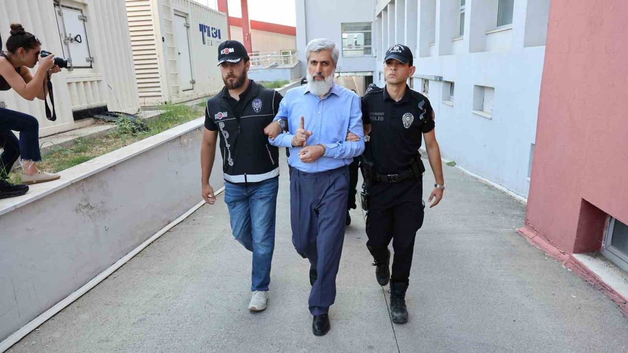 Adana'da 6 ildeki operasyonun ardından Kuytul çiftinin de aralarında olduğu 56 kişi adliyeye sevk edildi