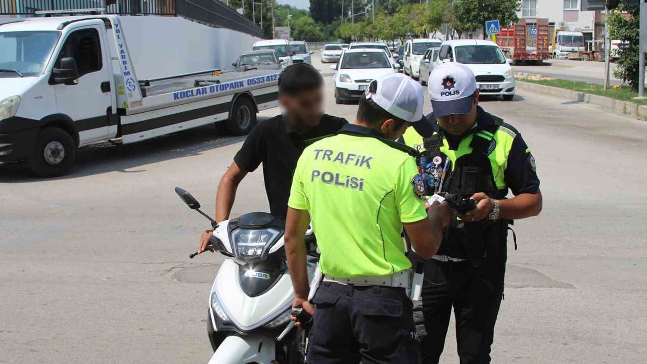 Adana'da denetimde saklanan sürücü de eklendi: 41 kişiye 1 milyon 266 bin lira ceza
