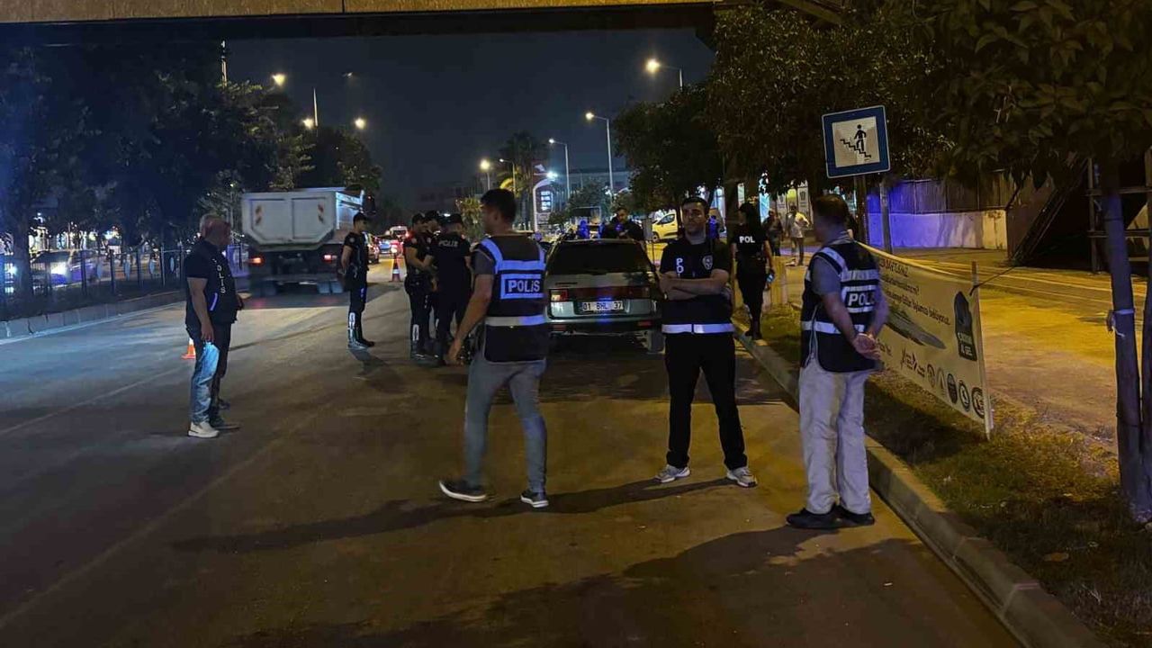 Adana'da geniş kapsamlı huzur denetimi: arananlar yakalandı, trafik cezaları yüksek seyretti