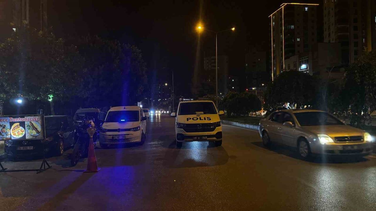 Adana'da kaldırımda yürüyen kişi silahlı saldırı sonucu yaralandı