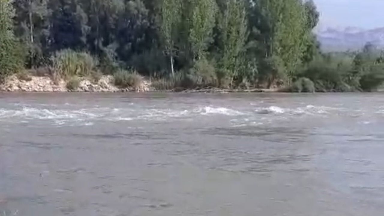 Adana'da nehir kıyısında iz bulunan iki çocuk için arama sürüyor