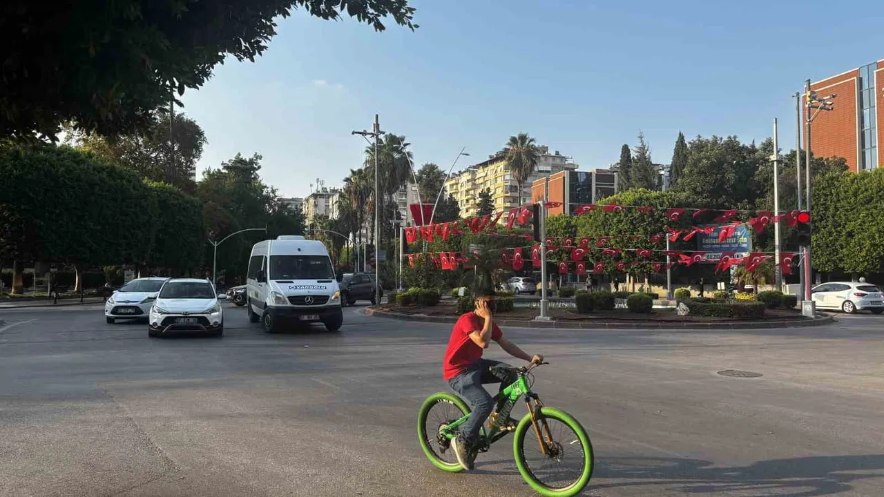 Adana'da rüşvet kararına tepki: 'rüşvet alan cezasını çeker'