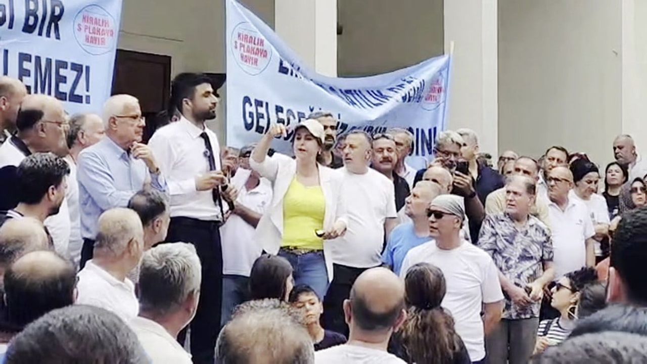 Adana'da servisçiler ihale kararını protesto etti, güvenlik biber gazıyla müdahale etti
