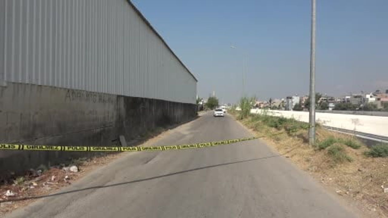Adana'da trafikte silahlı saldırı: motosikletli şüpheliler bir kişiyi yaraladı