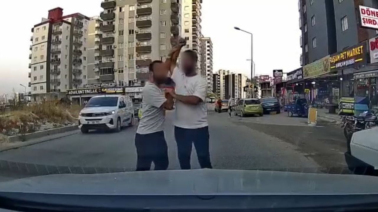 Adana'da trafikte yol verme tartışması testereyle tehdide dönüştü