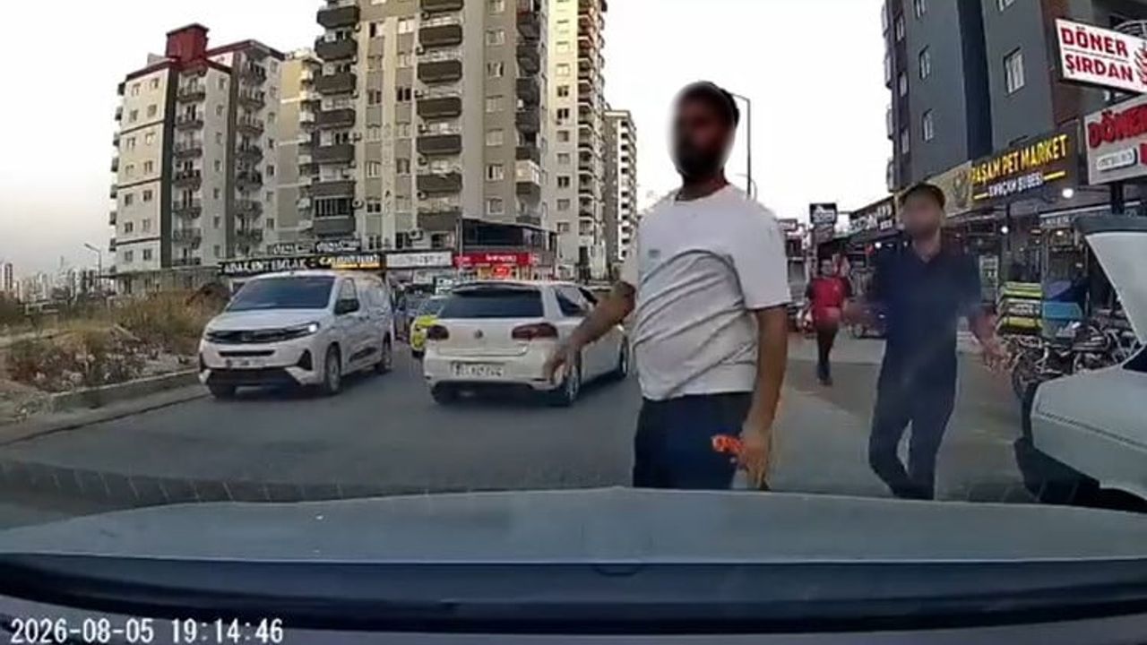 Adana'da yol verme tartışması testereyle saldırıya dönüştü