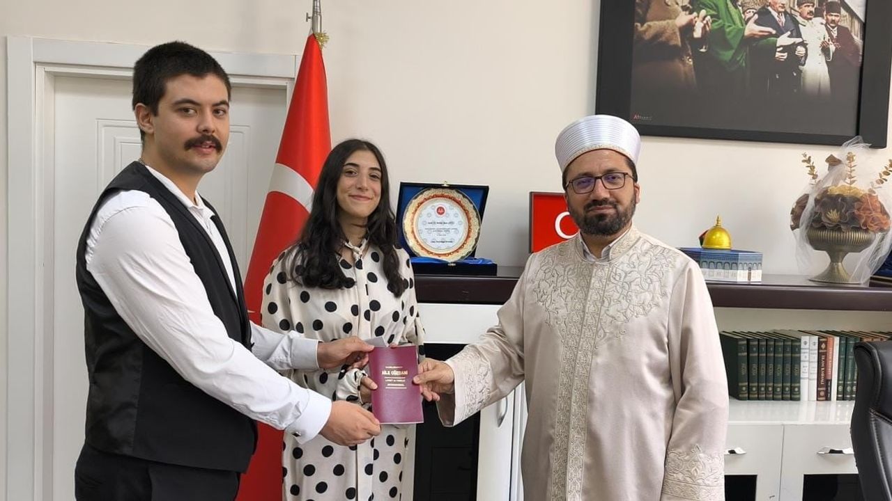 Adıyaman’da dayanışma projesiyle destek alan ilk çiftin nikâhı kıyıldı