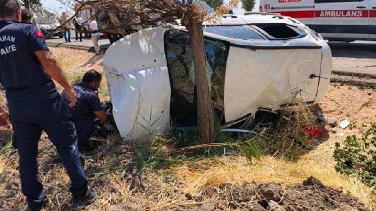 Adıyaman'da düğün davetlilerini taşıyan iki araç çarpıştı