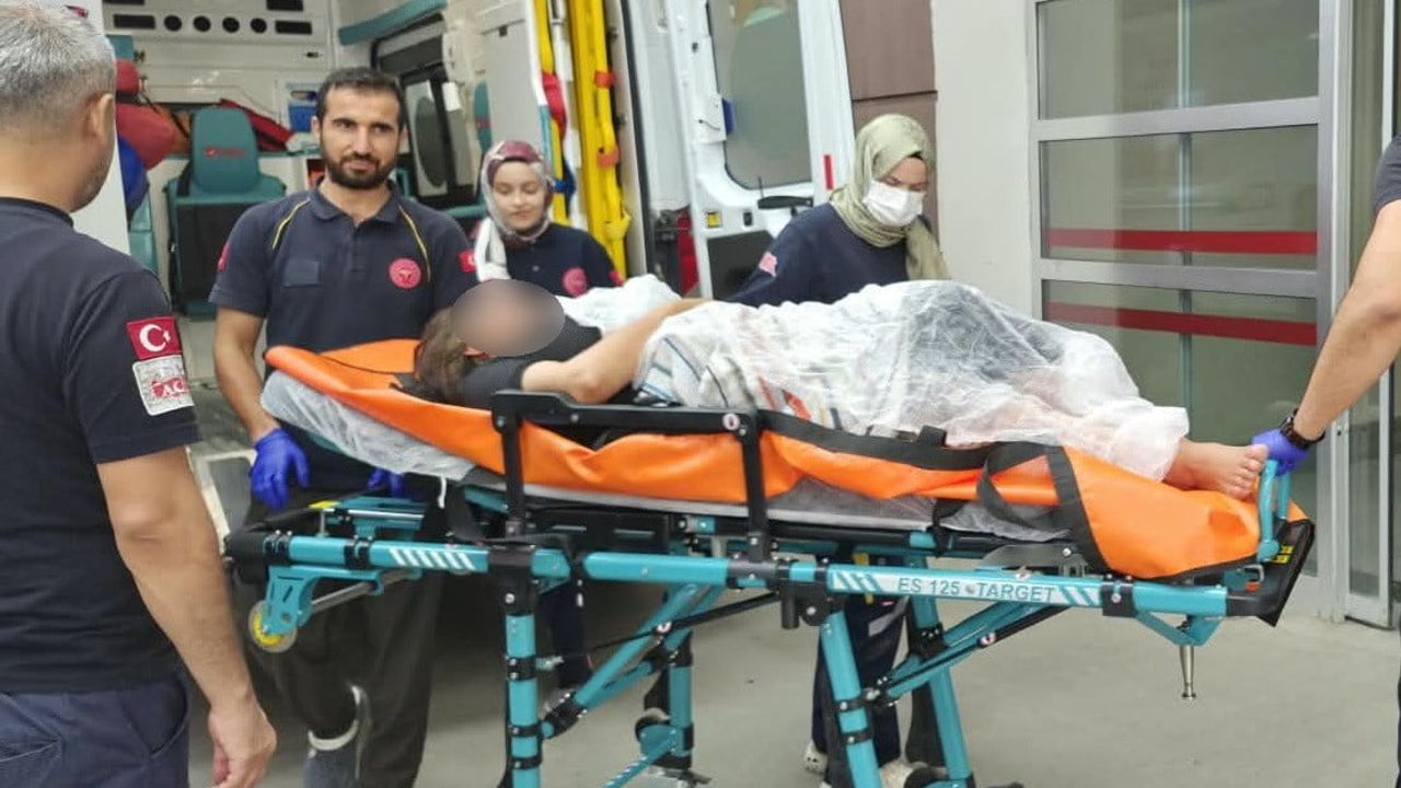 Adıyaman’da sinir krizi sonucu kendini bıçaklayan kadın hastaneye kaldırıldı