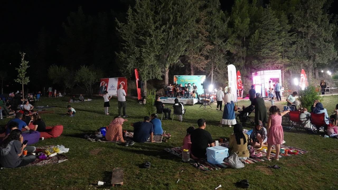 Adıyaman'da türkü dolu akşam: konservatuvar sahnesinde halk müziği coşkusu