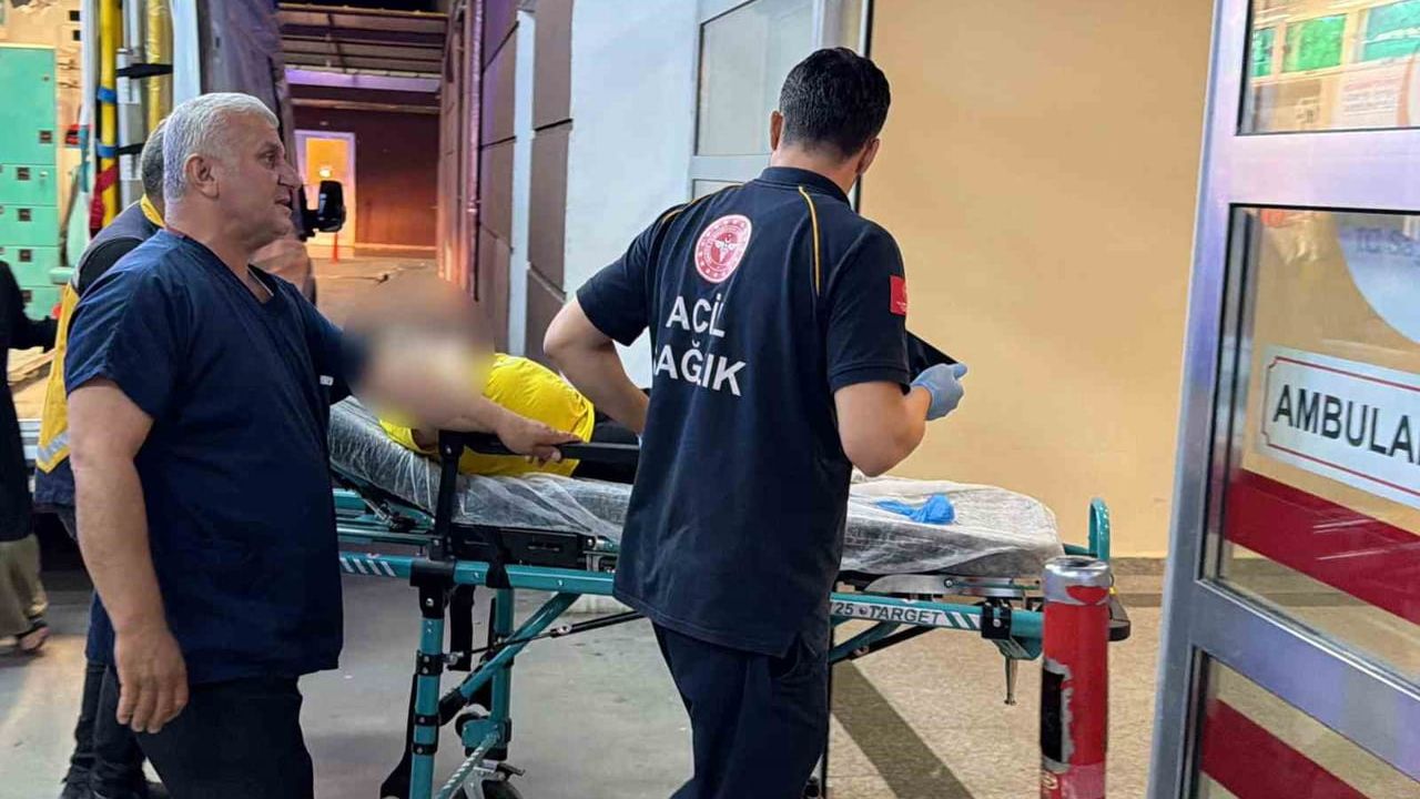 Adıyaman'da yolculuk yarıda kaldı: takla atan araçtaki iki çocuk yaralandı