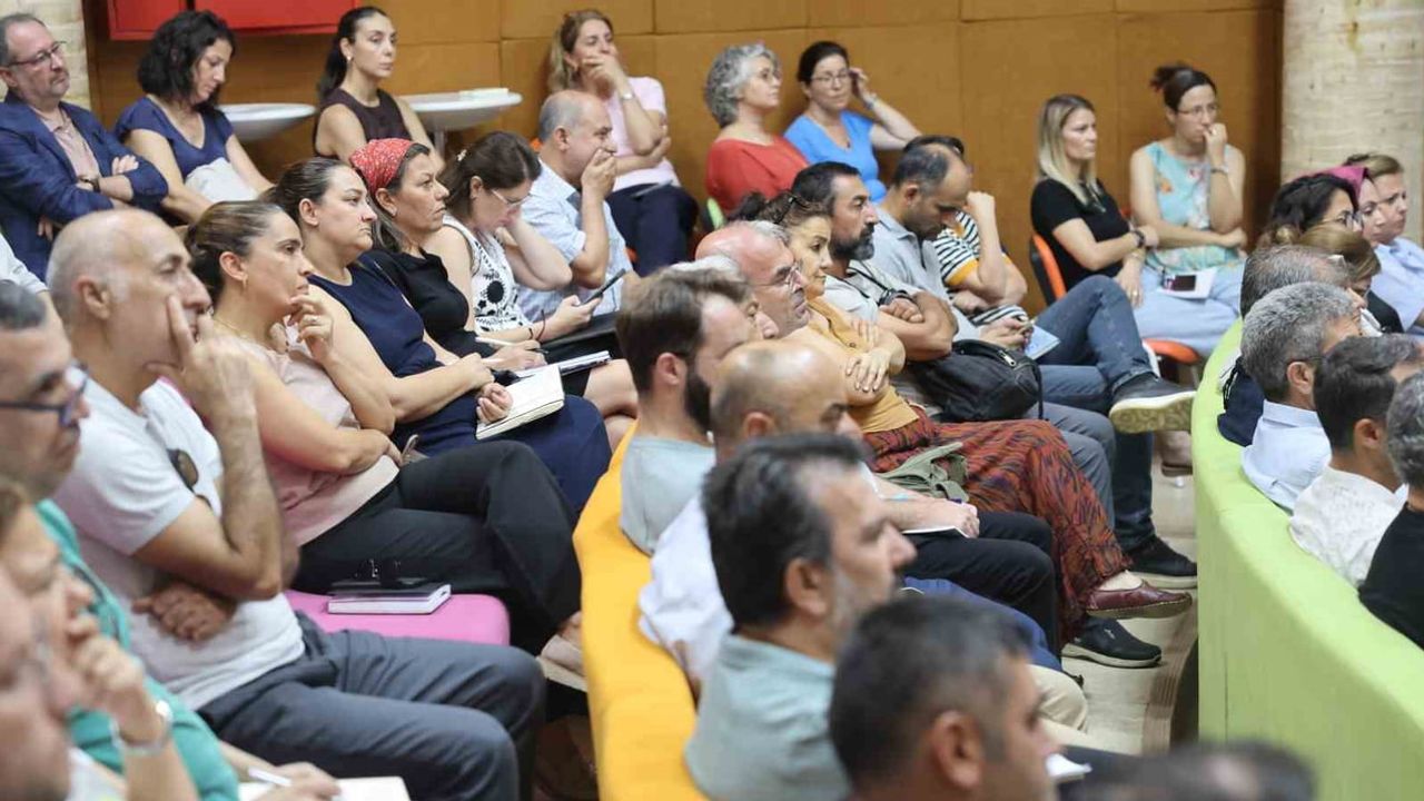 Adü yabancı öğrenci kayıtları öncesi personele kapsamlı bilgilendirme toplantısı