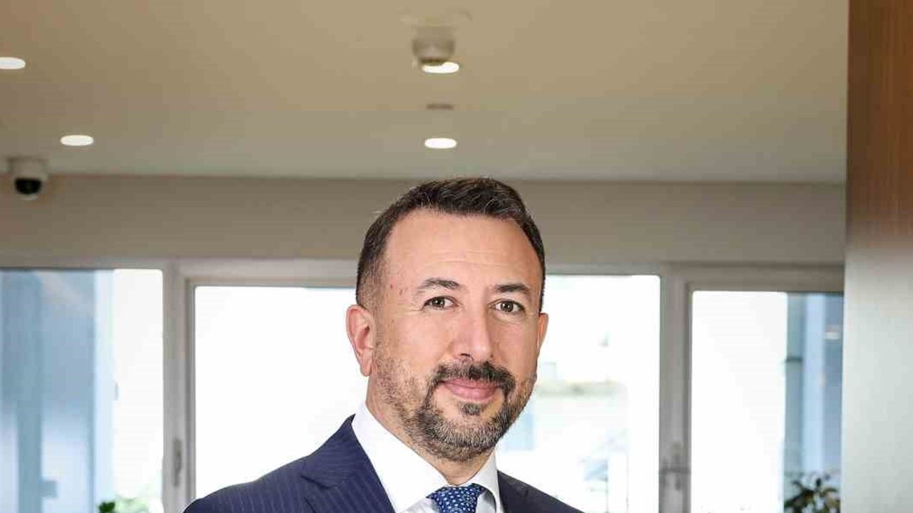 ağları kendini yöneten canlı organizmaya dönüştürecek kodsuz yapay zeka platformu