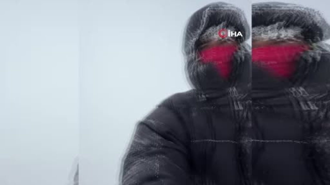 Ağustos ayında zirvede buz tabakası: Ağrı Dağı'nda yaz ortasında kış koşulları
