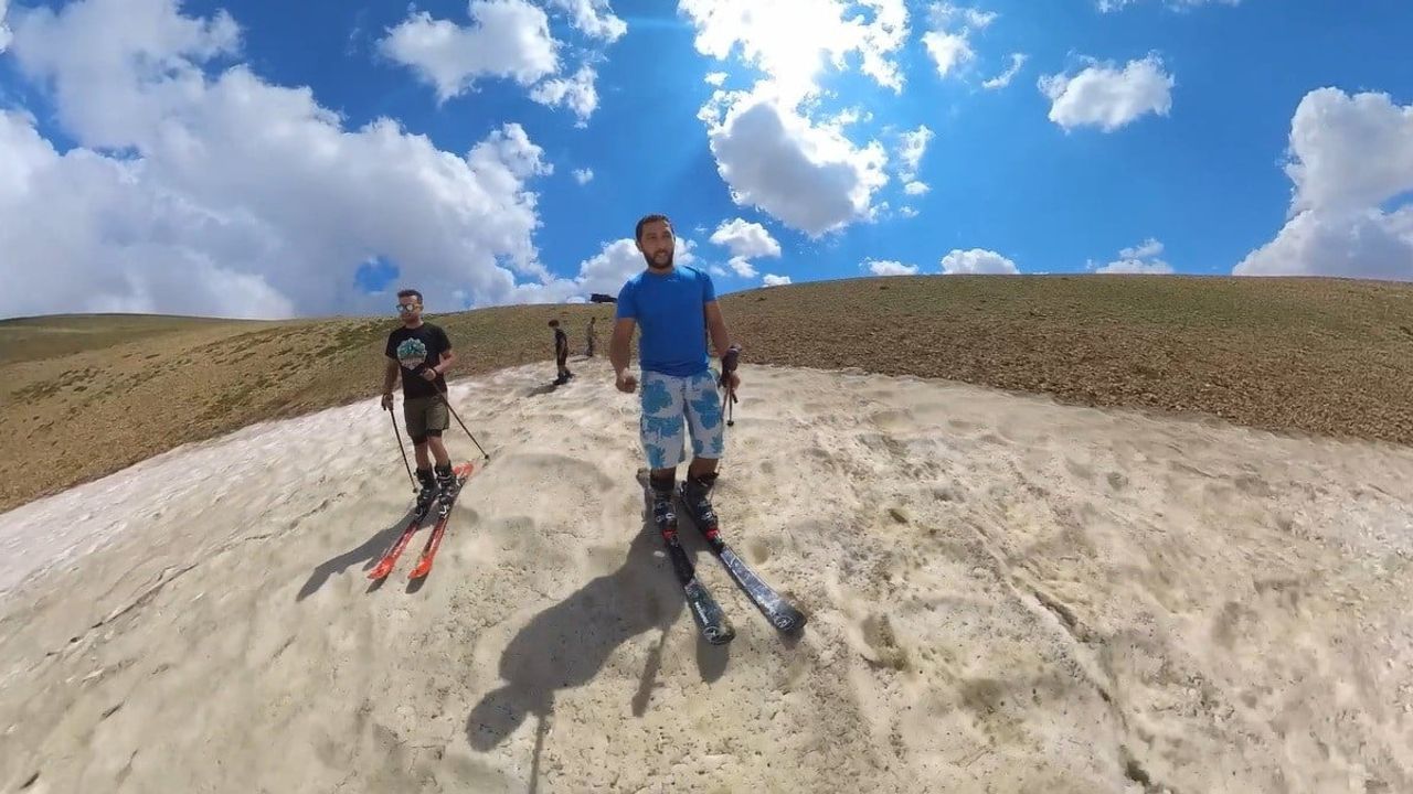 Ağustosta Ergan'da 3 bin 250 metrede kar üzerinde kayak