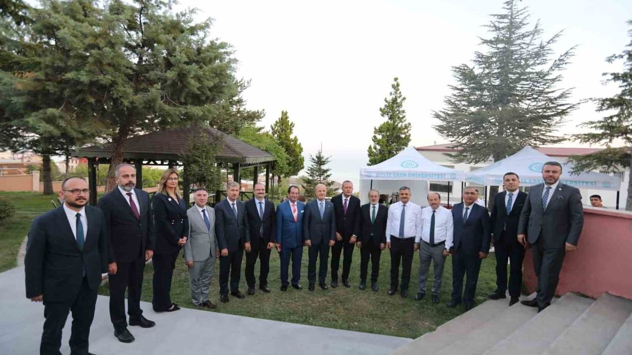 Ahlat'ta rektörler buluşması: YÖK başkanı bölgesel iş birliğini gündeme taşıdı