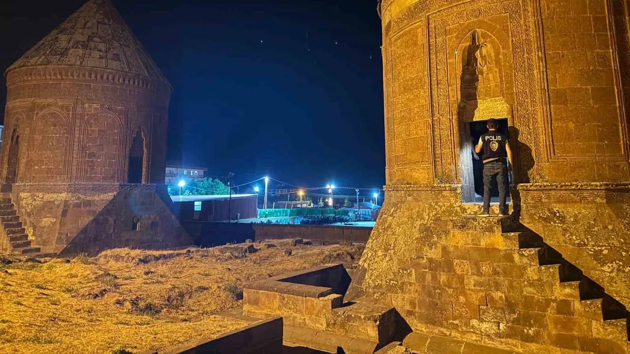 Ahlat'ta tarihi alanlarda güvenlik denetimleri yoğunlaştırıldı