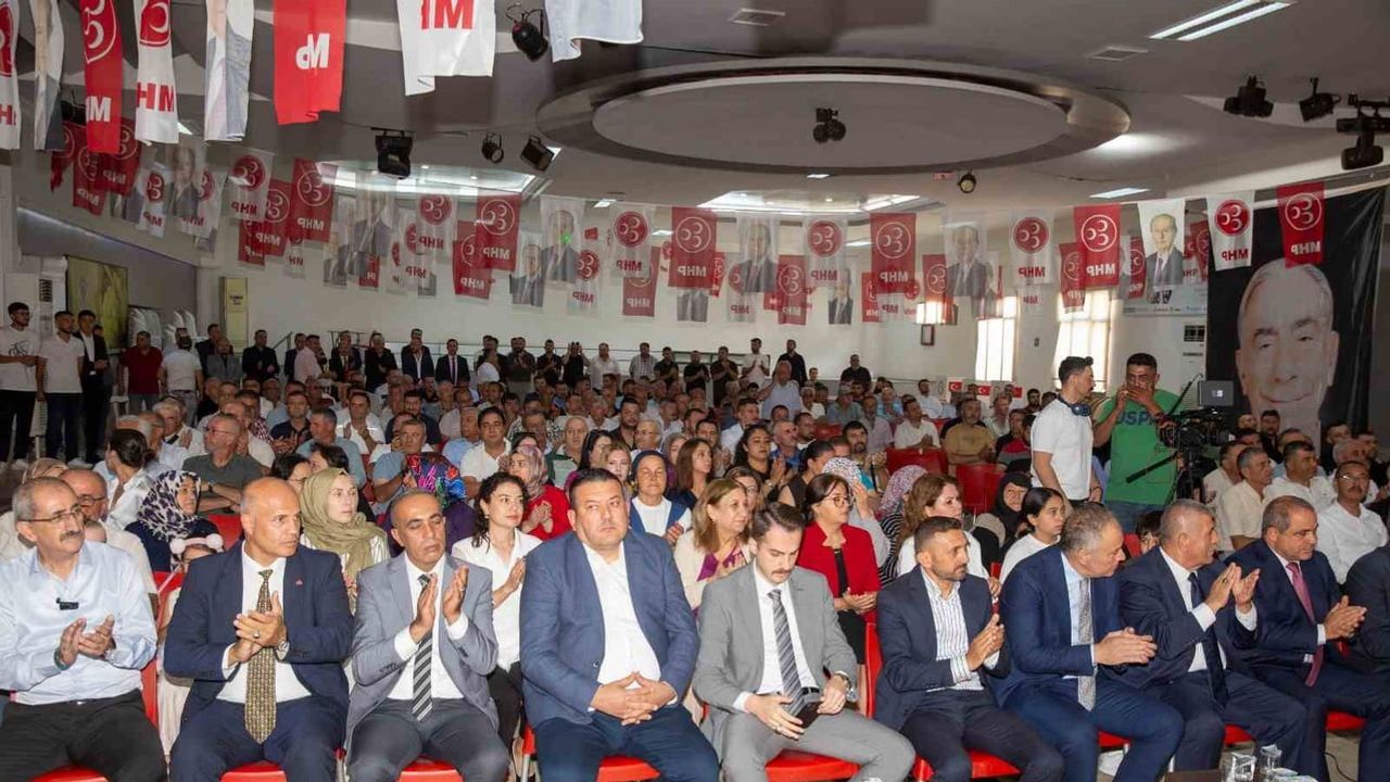 Ahmet Serdar Dikmen başkanlığında MHP Sarıgöl'de yeni dönem başladı