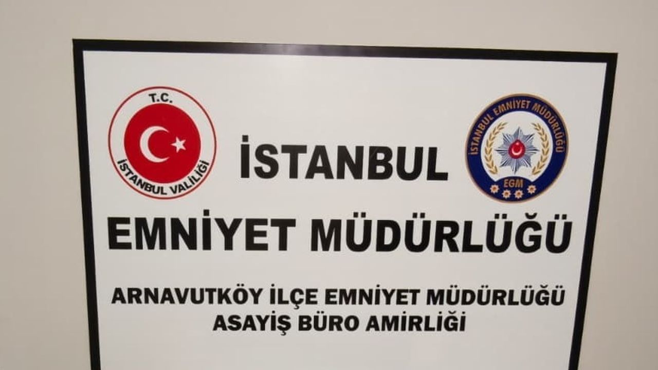 Ahşap kalasların arasına gizlenen uyuşturucu Arnavutköy'deki operasyonda ele geçirildi