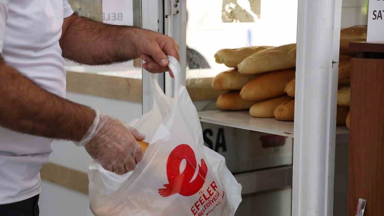 Aile bütçesine nefes: Efeler'in 200 gram ekmeği 12,50 TL'den