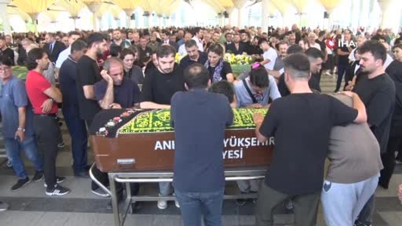 Aileyi yasa boğan kaza: HSK başmüfettişinin kızı toprağa verildi