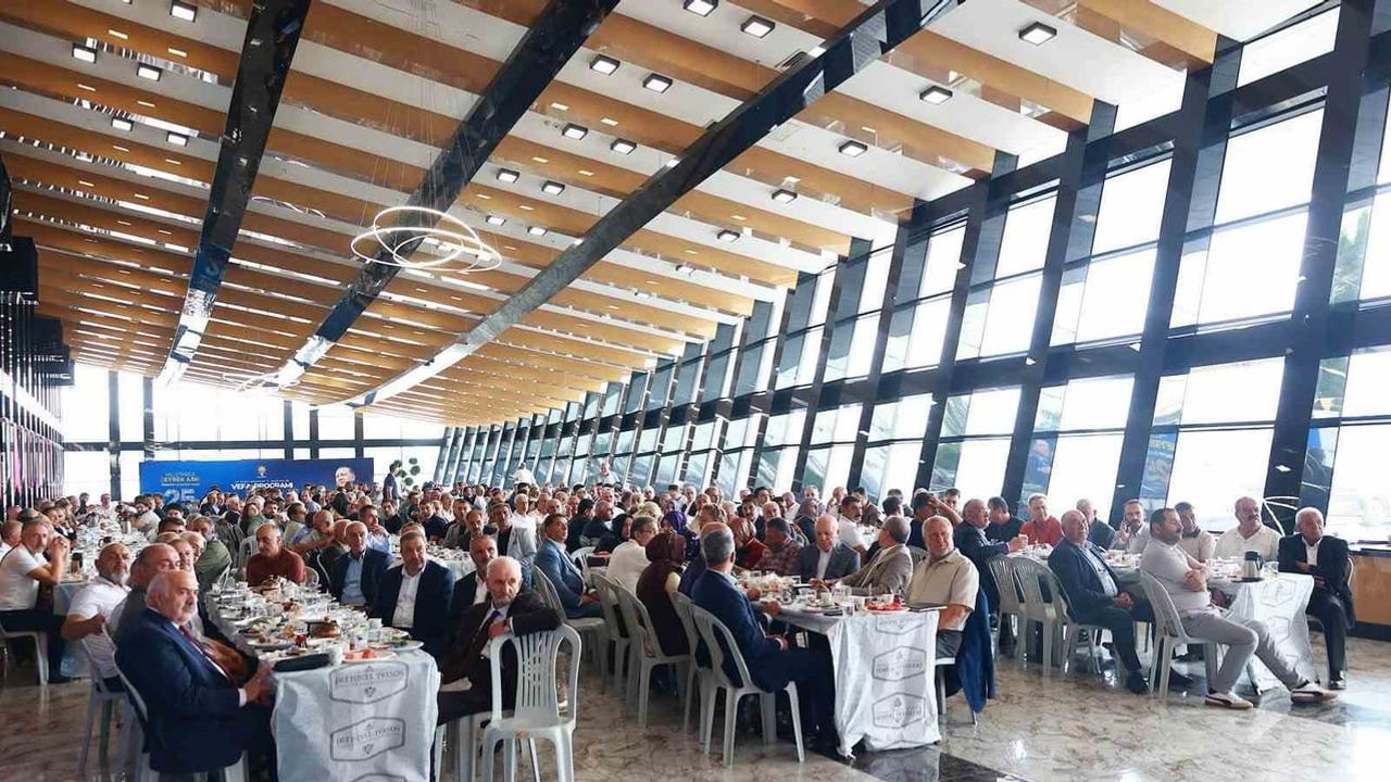 AK Parti Erzurum'da 25. yıl vefa programında teşkilatla buluştu
