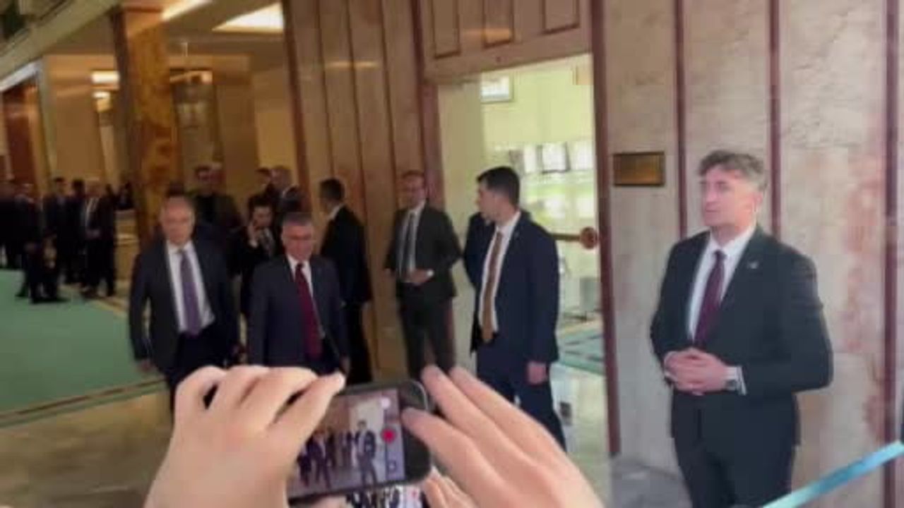 AK Parti kapalı grup toplantısında 'Terörsüz Türkiye' kanun teklifi masaya yatırıldı